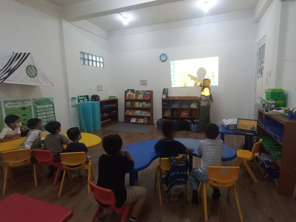 <div class="flex flex-col text-sm pb-25">
<article class="text-token-text-primary w-full focus:outline-none [--shadow-height:45px] has-data-writing-block:pointer-events-none has-data-writing-block:-mt-(--shadow-height) has-data-writing-block:pt-(--shadow-height) [&amp;:has([data-writing-block])>*]:pointer-events-auto scroll-mt-[calc(var(--header-height)+min(200px,max(70px,20svh)))]" dir="auto" tabindex="-1" data-turn-id="request-WEB:bfc5e96c-1113-4232-8a1d-ee34c74c4a29-7" data-testid="conversation-turn-10" data-scroll-anchor="true" data-turn="assistant">
<div class="text-base my-auto mx-auto pb-10 [--thread-content-margin:--spacing(4)] @w-sm/main:[--thread-content-margin:--spacing(6)] @w-lg/main:[--thread-content-margin:--spacing(16)] px-(--thread-content-margin)">
<div class="[--thread-content-max-width:40rem] @w-lg/main:[--thread-content-max-width:48rem] mx-auto max-w-(--thread-content-max-width) flex-1 group/turn-messages focus-visible:outline-hidden relative flex w-full min-w-0 flex-col agent-turn" tabindex="-1">
<div class="flex max-w-full flex-col grow">
<div class="min-h-8 text-message relative flex w-full flex-col items-end gap-2 text-start break-words whitespace-normal [.text-message+&amp;]:mt-1" dir="auto" data-message-author-role="assistant" data-message-id="6e6d5d0e-2fd4-49fb-8ab3-d86bdd967d22" data-message-model-slug="gpt-5-2">
<div class="flex w-full flex-col gap-1 empty:hidden first:pt-[1px]">
<div class="markdown prose dark:prose-invert w-full wrap-break-word dark markdown-new-styling">
<p data-start="0" data-end="47"><strong data-start="0" data-end="45">Teacher Presenting the Robotics Challenge</strong></p>
<p data-start="49" data-end="231" data-is-last-node="" data-is-only-node="">📍 Location: TK Early Step<br data-start="75" data-end="78">👥 Participants: 10 students<br data-start="106" data-end="109">🎯 Focus: Critical thinking &amp; solution design<br data-start="154" data-end="157">📈 Outcome: 100% students built and presented functional robotic solutions</p>
</div>
</div>
</div>
</div>
<div class="z-0 flex min-h-[46px] justify-start">&nbsp;</div>
<div class="mt-3 w-full empty:hidden">
<div class="text-center">&nbsp;</div>
</div>
</div>
</div>
</article>
</div>
<div class="pointer-events-none h-px w-px absolute bottom-0" aria-hidden="true" data-edge="true">&nbsp;</div>